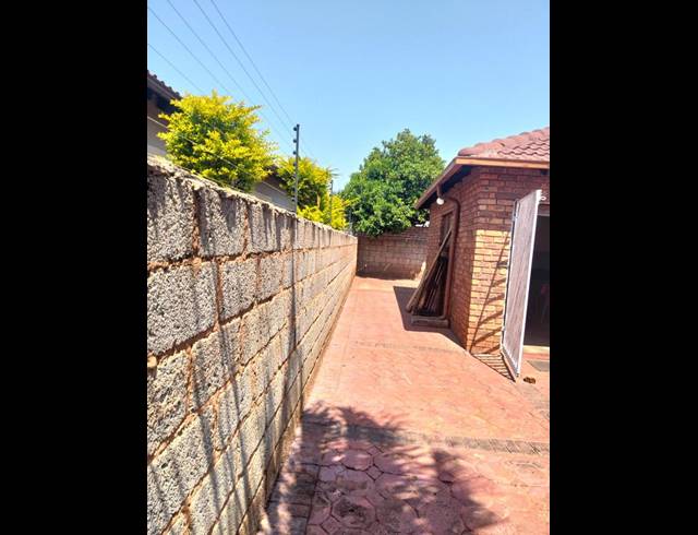 3 BEDROOM HOUSE FOR SALE IN THE ORCHARDS